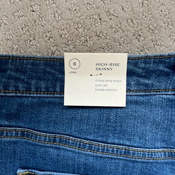 NWT Universal Thread High Rise Skinny jeans - Picture 2 of 2